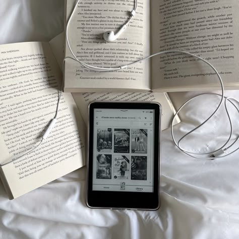 Reading Aesthetic Widget, Kindle Book Aesthetic, Digital Reading Aesthetic, Bookstagram Kindle Inspiration, Reading On Kindle Aesthetic, Bookstagram Inspiration Kindle, E Reader Aesthetic, Reading Widget, Reading Kindle Aesthetic