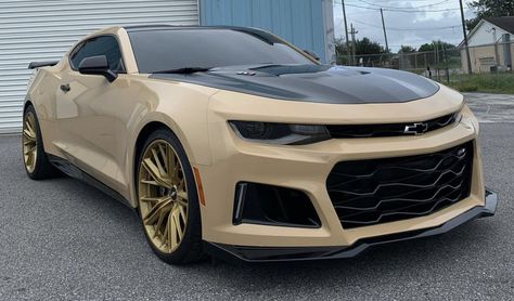 Chevy Camaro Zl1, Wallpapers Cars, Cars Tattoo, Expensive Car, Car Decorations Interior, Car Tattoo Design, Camaro Car, Tattoo Car, New Luxury Cars