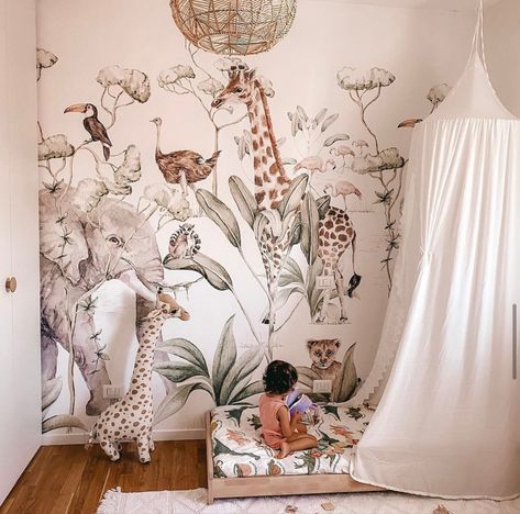 Neutral Kids Room, Checker Wallpaper, Kindergarten Wallpaper, Safari Wallpaper, Cozy Nursery, Kids Bedroom Inspiration, World Wallpaper, Neutral Wallpaper, Animal Nursery Decor