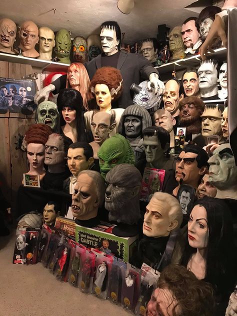 Masks For Halloween, Horror Villians, Hellboy Tattoo, Classic Monster Movies, Horror Room, Horror Mask, Vintage Halloween Images, Mascaras Halloween, Mask Collection