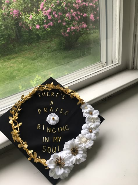 Graduation Cap Designs Muslim Girl, Faith Graduation Caps, Jesus Graduation Cap, Graduation Cap God, God Graduation Cap Ideas, Graduation Cap Designs Christian, Graduation Cap With Flowers, Christian Graduation Cap Ideas, Gold Graduation Cap