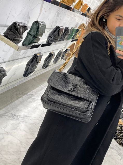 Ysl niki, saint laurent niki bag, shopping Ysl Niki Medium Outfit, Ysl Handbag Outfit, Ysl Niki Bag Outfit, Saint Laurent Niki Bag, Saint Laurent Bag Outfit, Ysl Niki Bag, Ysl Bag Outfit, Sac Yves Saint Laurent, Dream Handbags