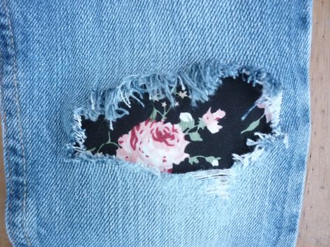 Denim Jacket Elbow Patches, Jean Knee Patch Ideas, Patching Holes In Jeans, Jean Repair, Sewing Repairs, Patches Ideas, Jean Patches, How To Patch Jeans, Jeans Patches