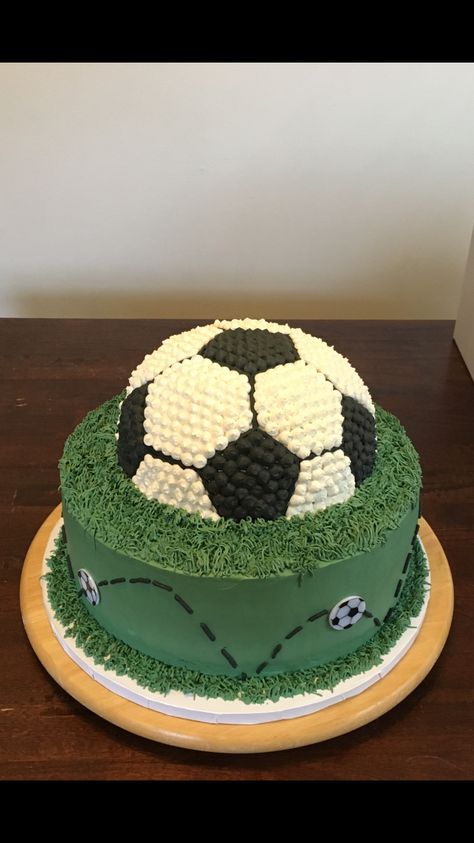 Soccer cake Soccer Ball Cake, Soccer Birthday Cakes, Soccer Cake, Ball Cake, Elegant Birthday Cakes, Soccer Birthday, Floral Border Design, Football Party, Sheet Cake