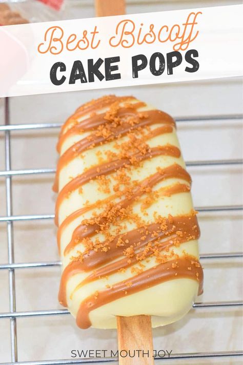 These tasty biscoff cakesicles have a rich biscoff filling with a white chocolate coating. They're basically biscoff cake pops but shaped like little popsicles. These biscoff treats are perfect for birthday parties and celebrations. Check out the easy recipe for step-by-step instructions on how to make homemade biscoff cakesicles. Puck Cake Recipes, Biscoff Cake Pops, Biscoff Cakesicles, Cake Popsicles Recipe, Homemade Cake Pops Recipe, Cake Pucks Recipe, Cake Pop Popsicles, Biscoff Treats, Biscoff Filling