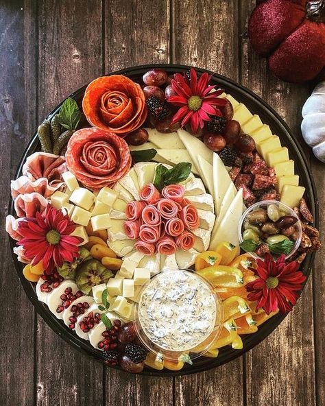 PM on Instagram: "Stuck on a deserted island? You have all the food groups covered - meat and cheese and veggies with crackers on the side. #cheesefordinner #salame #cheese #meat #celebrate #charcuterieboard #charcuterie_by_p #charcuterie #salamerose #fallyall #fallcharcuterie #fallboard" Unusual Food Boards, Fancy Meat And Cheese Board, Flower Meat And Cheese Tray, Charcuterie Marketing, Meat And Cheese Platter Ideas, Meat Cheese And Cracker Tray Ideas, Cheese And Cracker Tray Ideas, Cheese Bouquet, Cheese And Crackers Tray