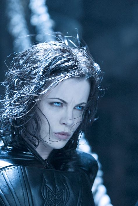 Underworld: Evolution (2006) Underworld Vampire, Underworld Selene, Underworld Movies, Arte Viking, Hulk Character, Jin Kazama, Vampire Movies, Raquel Welch, Kate Beckinsale