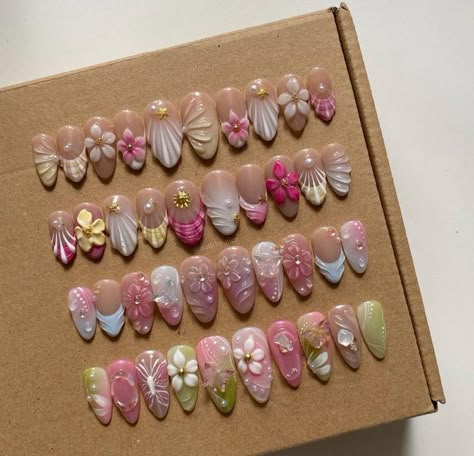 Nails Colorful French Tip, Cute Nails Summer, Nail Inspo Gel, Nails Mermaid, Nail Art Flower, Seashell Nails, French Tip Nail Designs, Nail Jewels, Girly Acrylic Nails