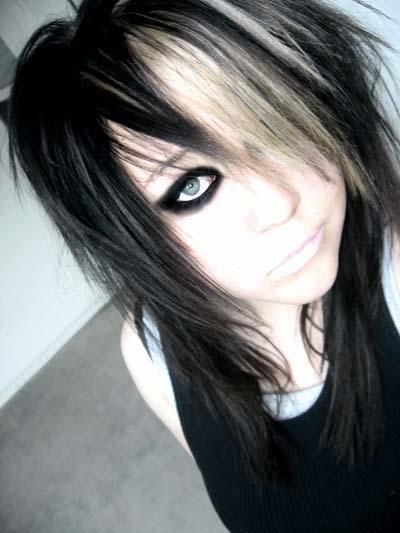 definitely feeling the emo. Goth Makeup Looks, Teenage Girl Hairstyles, Emo Haircuts, Emo Hairstyle, Trendy We Fryzurach, Scene Makeup, Emo Scene Hair, Emo Makeup, Emo Hair