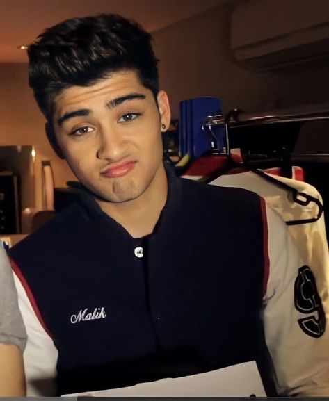 Zayn Malik Without Beard, Zain One Direction, Zayn Malik 2012, Zayn Malik Young, Malik One Direction, Facebook Cover Photos Love, Zayn Malik Photos, Zayn Malik Pics, Frat Boy