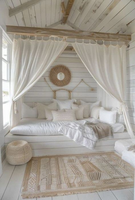 Bohemian Beach Bedroom Ideas, Beachy Apartment, Coastal Bedroom Decorating, Beachy Room, Chic Bedroom Decor, Boho Styl, Coastal Bedrooms, Coastal Bedroom, Cozy Room Decor