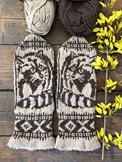 Knit Clothes, Knitted Mittens, Quilt Sewing Patterns, Colorwork Knitting, Gloves Pattern, Spinning Yarn, Crochet Gloves, Fair Isle Knitting, Knit Mittens