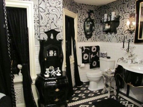 Gothic decor: Color symbolism in Gothic decoration style | by Skull Bedding Sets | Medium Styl Goth, Goth Bathroom, Gothic Bathroom, Gothic Interior, Gothic Furniture, Dark Home Decor, Goth Home, Goth Home Decor, Dark Home