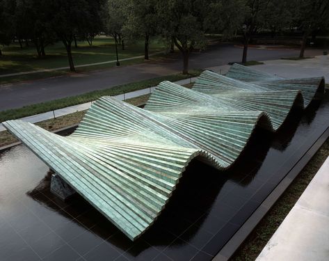 SMU Meadows Museum Wave Sculpture / Dallas (Gallery) - Santiago Calatrava –… Wave Sculpture, Conceptual Architecture, Outdoor Blinds, Spanish Art, Santiago Calatrava, Roof Architecture, Zaha Hadid Architects, Modern Architecture House, Chinese Architecture