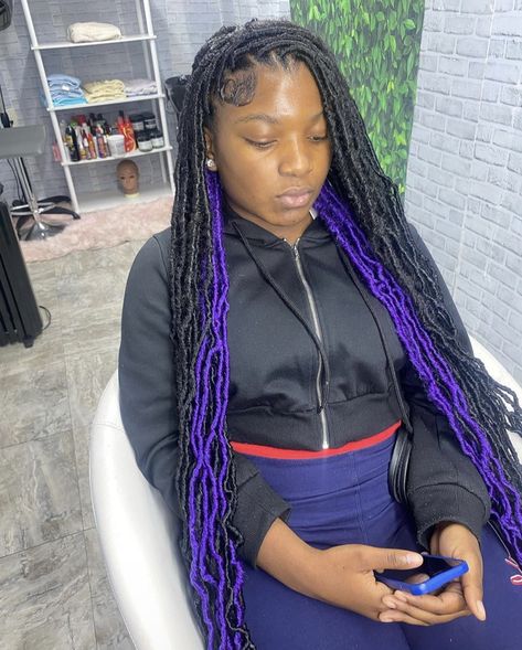 Black And Purple Soft Locs, Soft Locs Peek A Boo, Purple Soft Locs, Black Girls Hairstyles Weave, Hairstyles Weave, Purple Braids, Cute Box Braids, Soft Locs, Braids Ideas