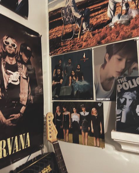 #kpop #txt #redvelvet #nirvana #guitar #aestheticbedrooms #posters #mychemicalromance Nirvana Room, Aesthetic Bedroom Posters, Gay Room, Nirvana Guitar, Pretty Bedroom, Aesthetic Rooms, Bedroom Posters, Boys Bedrooms, Aesthetic Bedroom