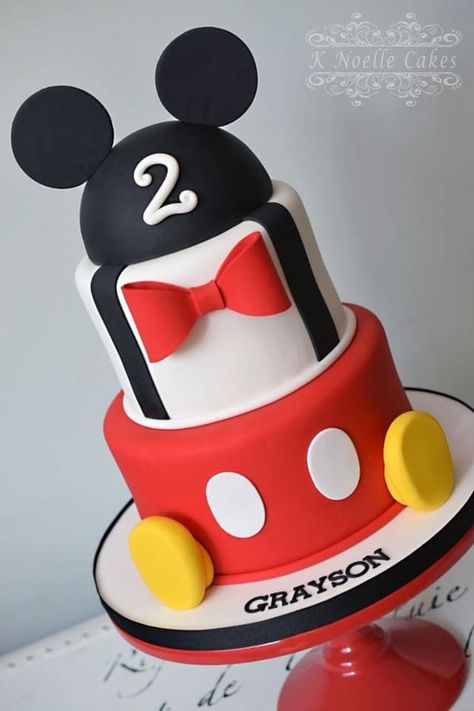 Bolo Do Mickey Mouse, Cupcakes Minnie Mouse, Cake Mickey Mouse, Mickey Birthday Cakes, Γενέθλια Mickey Mouse, Décoration Baby Shower, Mickey 1st Birthdays, Mickey Mouse Birthday Cake, Mickey Mouse Bday