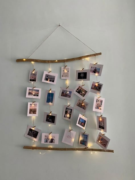 Photoboard Ideas, Polaroid Decor, Luxury Kids Bedroom, Pictures On String, Indian Bedroom Decor, Easy Diy Room Decor, Photo Games, Diy Wall Art Decor, Cute Bedroom Decor