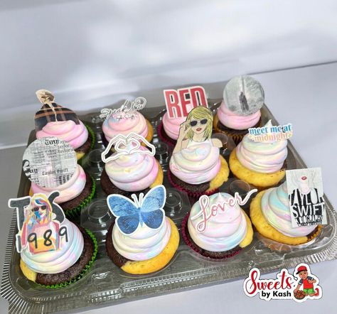 Creator Spotlight 🧁🎶💖 Check out these amazing Taylor Swift-themed cupcakes that @sweetsbykash21 uploaded to our creator's page: https://bit.ly/3USEyjN These cupcakes are perfect for a Taylor Swift fan's birthday or a party for any Swiftie! The design features a variety of different edible toppers, with each cupcake representing one of Taylor Swift's albums. Check out our on-demand custom-printed cake toppers: https://bit.ly/47k19cY #edibleink #cakes #customcakes #taylorswift #taylorswiftca... Taylor Swift Birthday Cupcake Ideas, Taylor Swift Cupcake Cake, Taylor Swift Birthday Cupcakes, Taylor Swift Eras Cupcakes, Taylor Swift Watch Party Snacks, Taylor Swift Cupcakes Toppers, Taylor Swift Cupcakes Albums, Taylor Swif, Edible Toppers