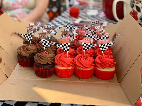 Cars Party Theme, Disney Cars Theme Birthday Party, Disney Cars Cupcakes, Two Fast Two Furious, Lightning Mcqueen Party, Birthday Party Cupcakes, Disney Cars Theme, Lightning Mcqueen Cake, Flash Mcqueen