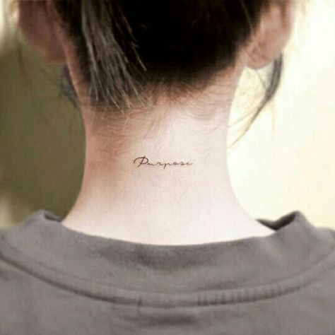 Nape Tattoo Women, Nape Tattoo Women Minimalist, Leg Band Tattoos, Tattoo Text, Nape Tattoo, Tattoo Fonts Cursive, Verse Tattoos, Chic Tattoo, Neck Tattoos Women