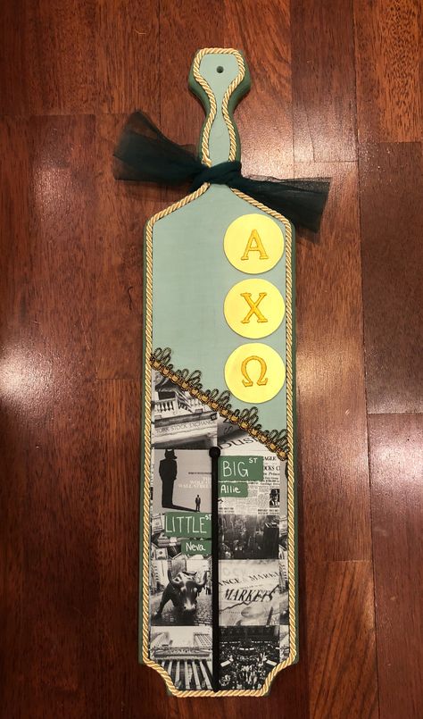 Sorority Paddles Ideas Unique, Sorority Paddles Unique, Sorority Paddles Disney, Sorority Paddles Ideas, Aoii Canvas, Paddle Sorority, Paddle Designs, Big Little Paddles, Paddle Ideas