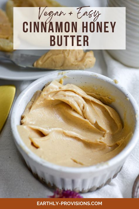 This Vegan Cinnamon Honey Butter only requires 3 ingredients and 5 minutes to make! It is delicious on dinner rolls, toast, pancakes, waffles, and so much more! Vegan Cinnamon Butter, Vegan Honey Butter, Vegan Butter Recipe, Vegan Honey, Banana Chocolate Chip Pancakes, Vegan Sauce Recipes, Honey Butter Recipe, Vegan Sauce, Vegan Dips