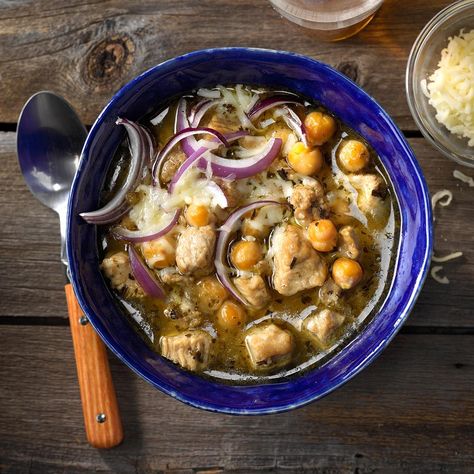 Turkey White Chili White Turkey Chili, White Chili Recipe, White Chili, Sweet Potato Chili, Dutch Oven Recipes, Fall Soups, Winter Dinner, Ground Turkey Recipes, Oven Recipes