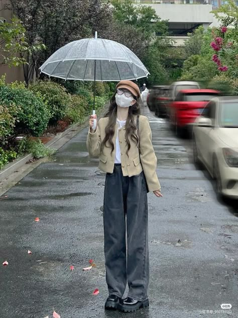 Rainy Day Outfit Douyin, Korean Fashion Rainy Day, Korean Winter Fashion Women, Japan Style Outfits Casual, Japan Casual Outfits, Dress Outfits Korean, Japan Outfits, Winter Fashion Outfits Casual, Korean Casual Outfits