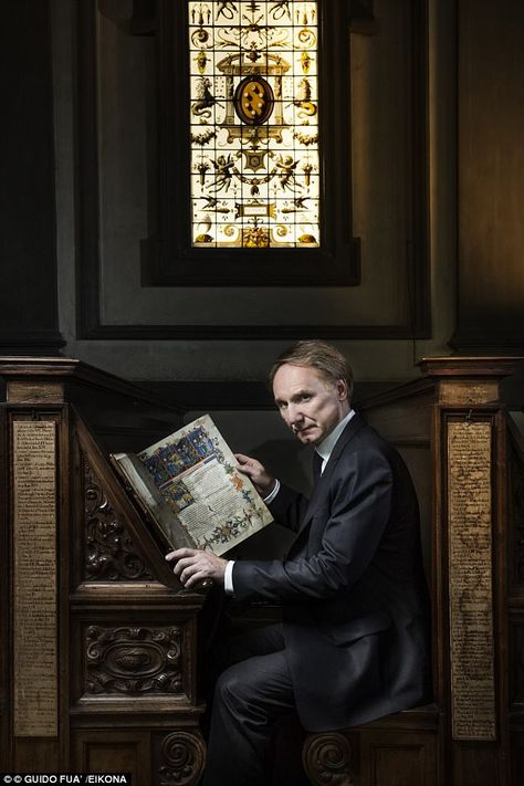 Dan Brown in the Laurentian Library in Florence. The author's new book, Origin sees science clash with the world's major religions Laurentian Library, Dan Brown Books, Davinci Code, Dan Brown, Authors, New Books, Florence, Science, Coding