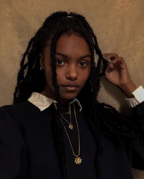 Destiny Joseph on Instagram: “This brings me back to school picture day” Destiny Joseph, Back To School Pictures, Picture Day, Hair Reference, Black Is Beautiful, Gossip Girl, Face Claims, Woman Face, Destiny