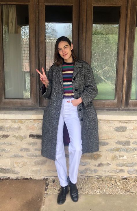 Alexa Chung Just Showed Us Everything She Has Worn at Home | Who What Wear UK Alexa Chung Style, Straight Leg Jeans Outfits, Fall Fashion Coats, Cosy Outfit, Jeans Outfit Summer, Leather Pencil Skirt, Alex Turner, Alexa Chung, Cozy Outfit