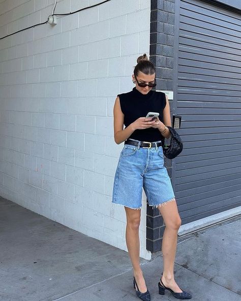 Jorts Outfit Women’s, Denim Shorts Outfit Summer, Jorts Outfit, Denim Shorts Outfit, Shorts Outfits Women, Shorts Outfits, Bermuda Jeans, Wardrobe Update, Fashion Business Casual