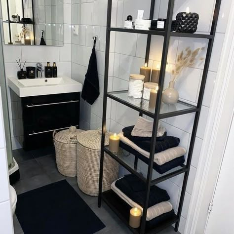 Restroom Black Decor, Black Details Bathroom, Black And Wood Bathroom Decor, Bathroom Ideas Small On A Budget, White Bathroom Black Accents, Black And Neutral Bathroom, Couple Bathroom Ideas, Bathroom With Plants Decor, Black Boho Bathroom