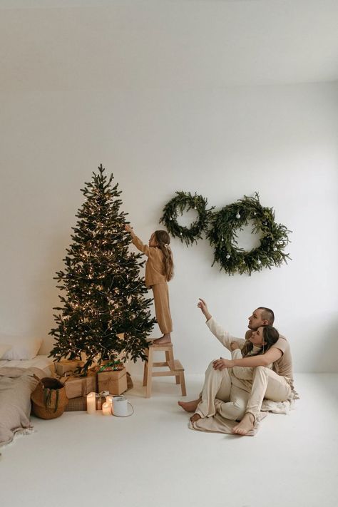 Minimal Christmas Photography, Christmas Studio Photoshoot Setup, Studio Christmas Setup, Christmas Setup Photography, White Christmas Mini Sessions, Minimal Christmas Photoshoot, Christmas Photo Set Up Indoor, Christmas Studio Photography Setup, Indoor Christmas Photoshoot