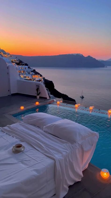 Grecia Santorini, Romantic Honeymoon Destinations, Dream Vacations Destinations, Dream Travel Destinations, Dream Holiday, Santorini Greece, Vacation Places, Beautiful Places To Travel, Beautiful Places To Visit