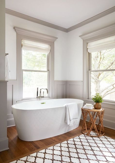 Contrast Trim Colour Inspiration - Making it in the Mountains Colorful Trim Interior, White Wall Colored Trim, Off White Paint Colors, Bathroom Inspiration Colors, Trim Paint Color, Off White Paints, Colonial Design, White Paint Colors, Colour Inspiration