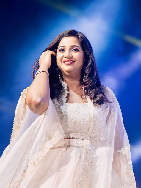 Earth Queen, Feel Music, Jassi Gill, Shreya Ghoshal, Indian Music, Beautiful Art Paintings, Queen Of My Heart, Love Her So Much, Cute Love Couple Images