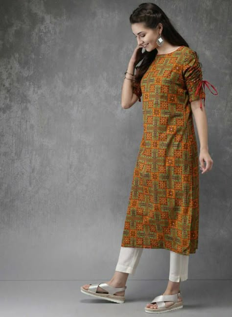 Dress Pattern Free, Indian Kurti Designs, Kurti Sleeves Design, Ritu Kumar, Simple Kurta Designs, Designer Kurti Patterns, Kurti Patterns, Simple Kurti Designs, Salwar Designs