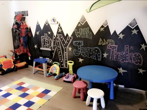 Kids Church Rooms, Chalk Wall, Kids Bedroom Designs, Kids' Playroom, Playroom Ideas, Chalkboard Wall, Toy Rooms, White Chalk, Kids Church