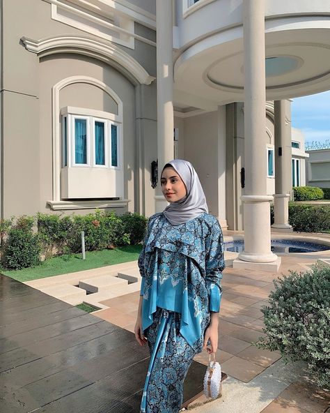 Tasnim Shah, Ootd Vintage, Muslim Fashion Hijab Outfits, Hijab Outfits, Muslim Fashion Hijab, Hijabi Outfits Casual, Hijab Girl, Muslim Fashion Dress, Hijabi Outfits