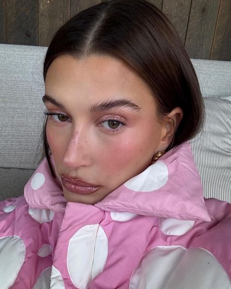 Sugar Plum Fairy Makeup, Plum Makeup, Fairy Makeup, Winter Makeup, Pink Eyeshadow, Pink Makeup, Hailey Baldwin, Hailey Bieber, Girls Makeup