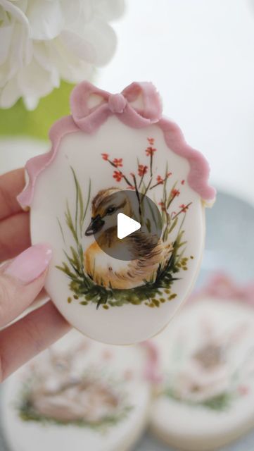 Frosted YYC - Kendra on Instagram: "For those of you that have enjoyed this sweet hand painted cookie set, this is the final video from the set 😊." Painted Sugar Cookies, Hand Painted Cookies, Paint Cookies, Sugar Cookies, Cookie Decorating, Sugar Cookie, Hand Painted, Instagram