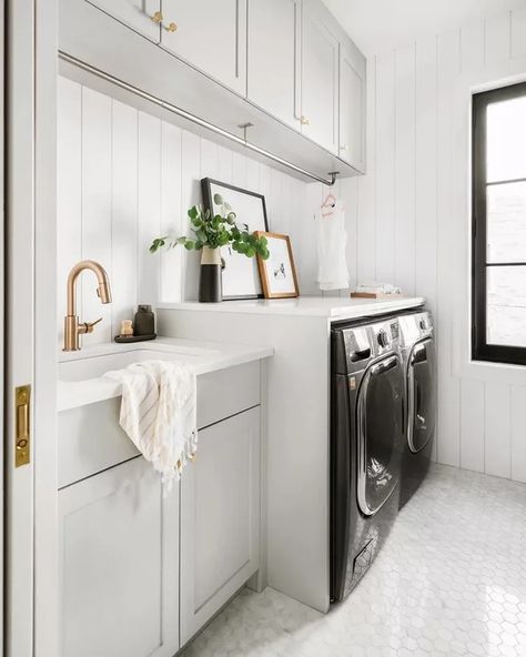 35 Laundry Room Tile Ideas to Inspire Your Next Renovation Tile For Laundry Room Floor, Tile Backsplash Laundry Room, Laundry Room Tile Ideas, Laundry Room Tile Floor, Glam Laundry Room, Laundry Renovation Ideas, Hidden Playroom, Laundry Room Sink Cabinet, Modern Laundry Room Ideas