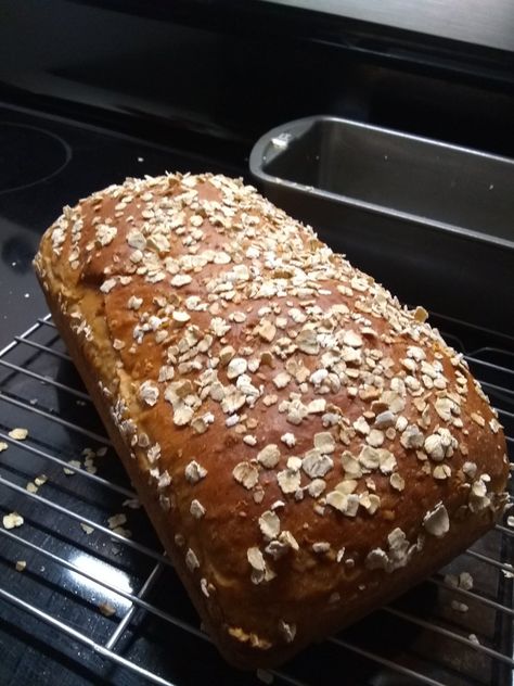 King Arthur Flour: Back of the Bag Oatmeal Bread – Bake on Through to the Other Side Bread Flour Recipe, Oatmeal Bread Recipe, Oat Bread Recipe, King Arthur Recipes, King Arthur Flour Recipes, Honey Wheat Bread, Multi Grain Bread, Wheat Bread Recipe, Oatmeal Bread