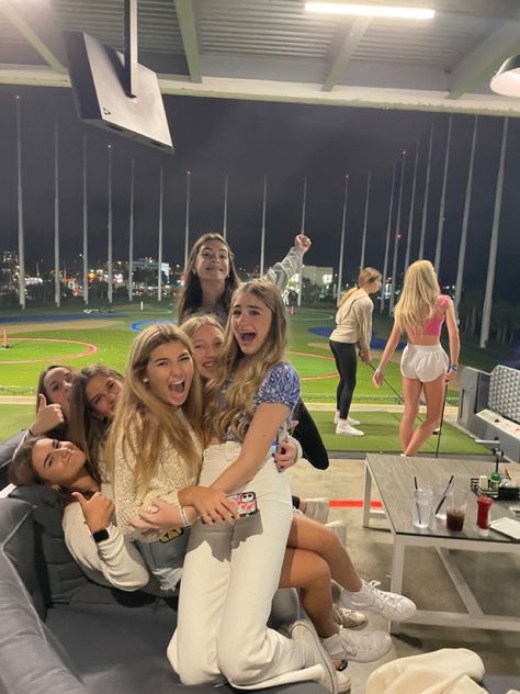 Top Golf With Friends, Top Golf Birthday Party, Top Golf Birthday, Top Golf Party, Golfing With Friends, Friend Pic Ideas, Golf Aesthetics, 14th Birthday Party Ideas, Golf With Friends