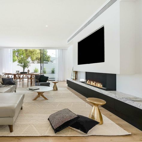 Ethanol Fireplace, Bioethanol Fireplace, Room With Fireplace, Fireplace Insert, Design Room, Media Wall, Fireplace Inserts, Living Room With Fireplace, Tv Wall