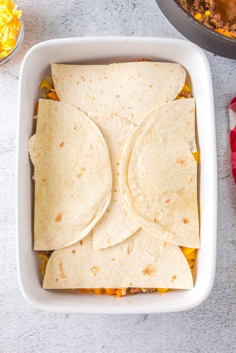 Ground Beef And Tortillas, Tortilla Taco Bake, Baked Taco Casserole, Casserole With Tortillas, Taco Casserole With Tortillas, Tortilla Casserole Recipes, Easy Taco Bake, Hamburger Meat Casseroles, Quesadilla Recipes Beef