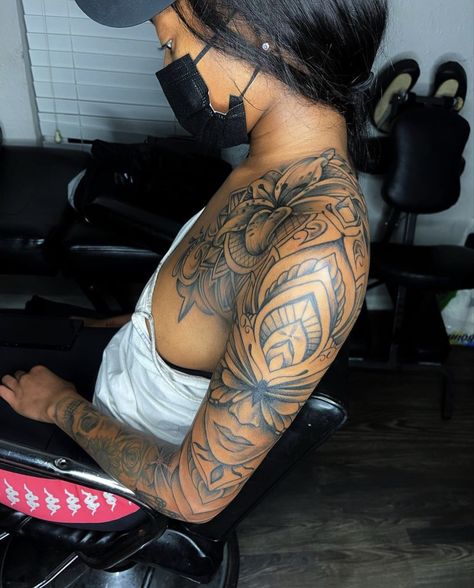 Neck Spine Tattoos For Women, Quarter Arm Sleeve Tattoo For Women, Whole Sleeve Tattoos For Women Black, Upper Arm Tattoos For Women Black, Black Women Sleeve Tattoo Ideas Unique, Fire Shoulder Tattoos For Women, Shoulder And Arm Tattoos For Women, Shoulder Tattoos Black Women, Tattooed Black Women