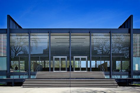 IIT, Crown Hall | Chicago, IL | Mies van der Rohe Mies Van Der Rohe Architecture, Crown Hall, International Style Architecture, Illinois Institute Of Technology, Chicago History Museum, Glass Building, Ludwig Mies Van Der Rohe, Van Der Rohe, Mies Van Der Rohe